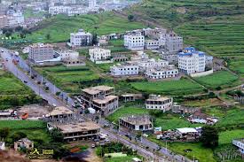 إب : متنفذون حوثيون يبتزون التجار مبالغ مالية كبيرة منذ بداية رمضان 