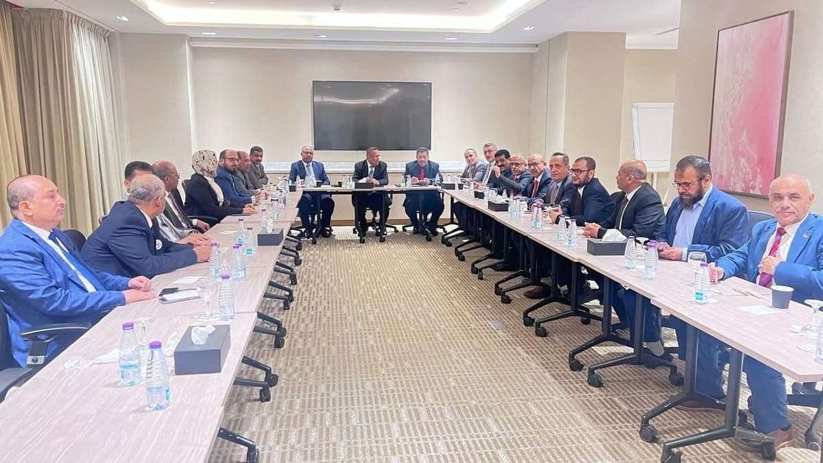 المجلس الأعلى للتكتل الوطني يبحث برئاسة بن دغر نتائج لقاءاته مع القيادة الرئاسية ومسؤولي السعودية